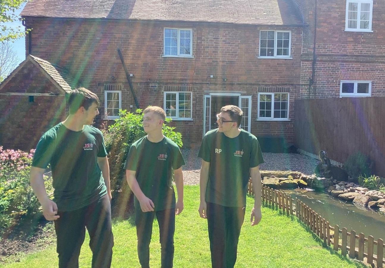 THE SECRET GARDEN SCHOOL
